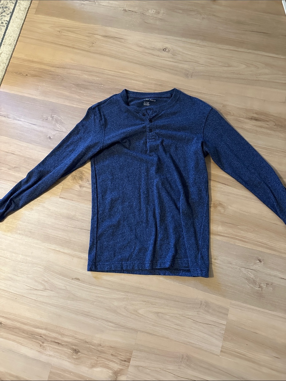 American Eagle Men's Navy Henley Tee